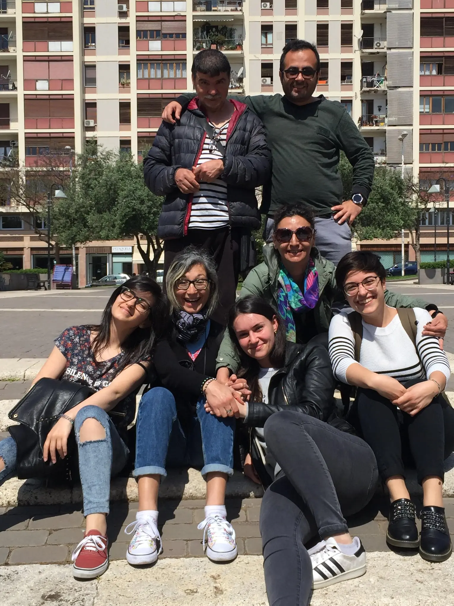 Foto di gruppo all'esposizione di fumetti